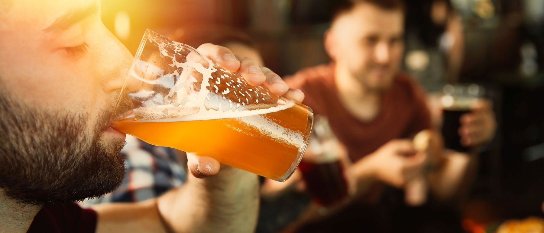 Biertrinker_AdobeStock.jpg © stock.adobe.com