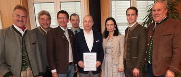 Überreichung LK-Positionspapier.jpg © Wajand Überreichung LK-Positionspapier.jpg © Wajand