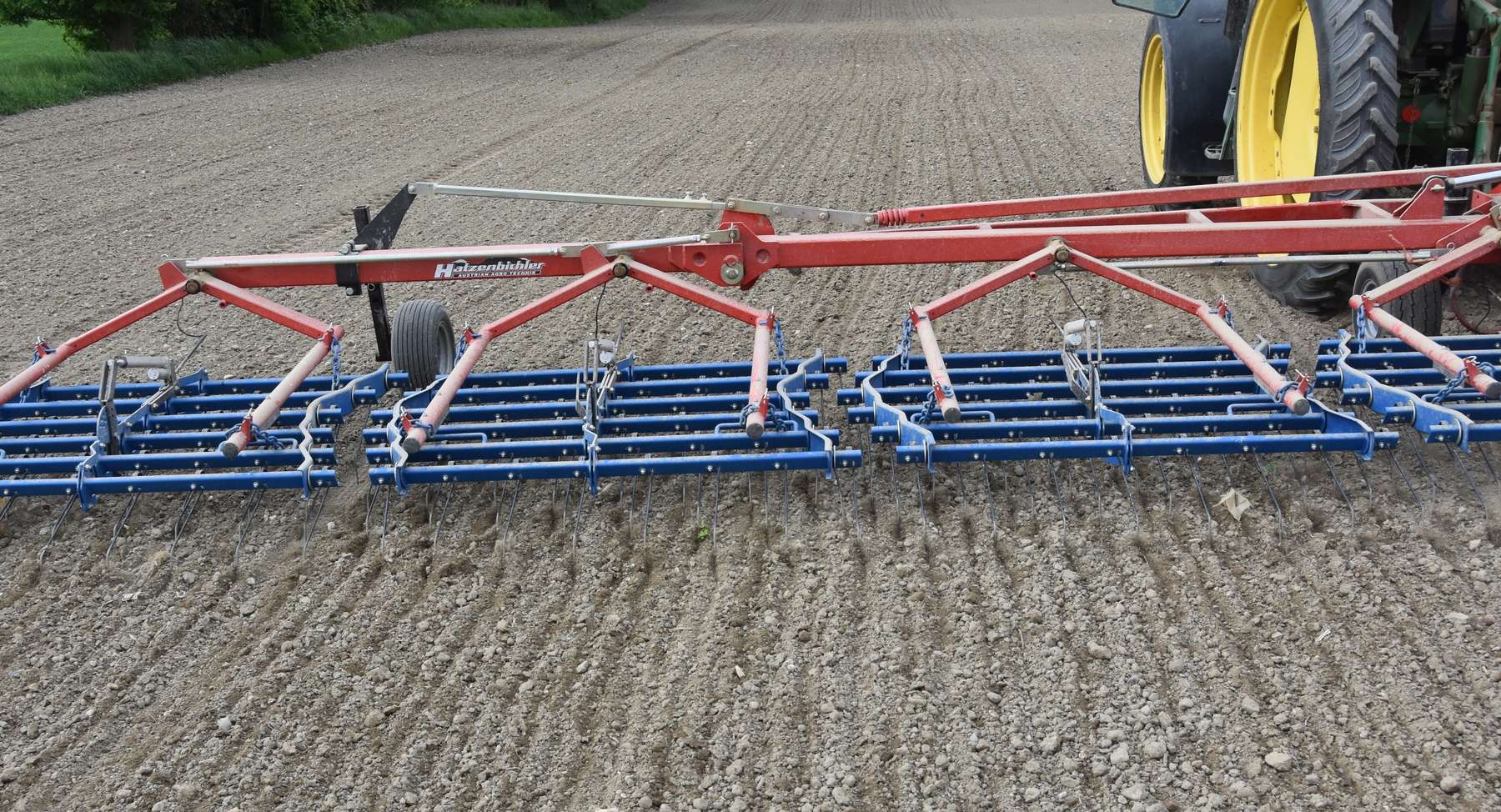 Mechanische Methoden sind Teil des Integrierten Pflanzenschutzes.jpg © LK OÖ/Köppl