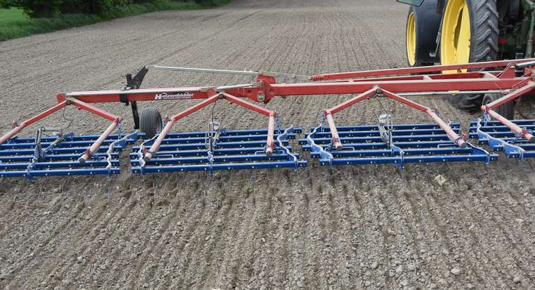 Mechanische Methoden sind Teil des Integrierten Pflanzenschutzes.jpg © LK OÖ/Köppl