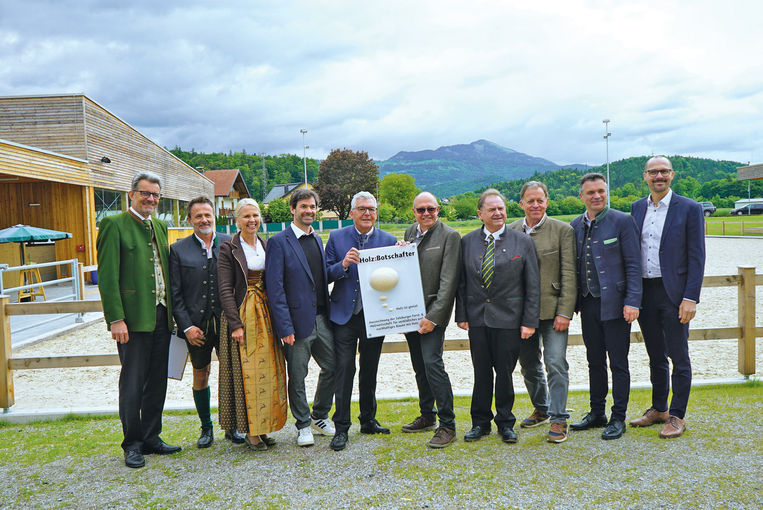 Neuer Holzbau am Winklhof beeindruckt.jpg © Etter