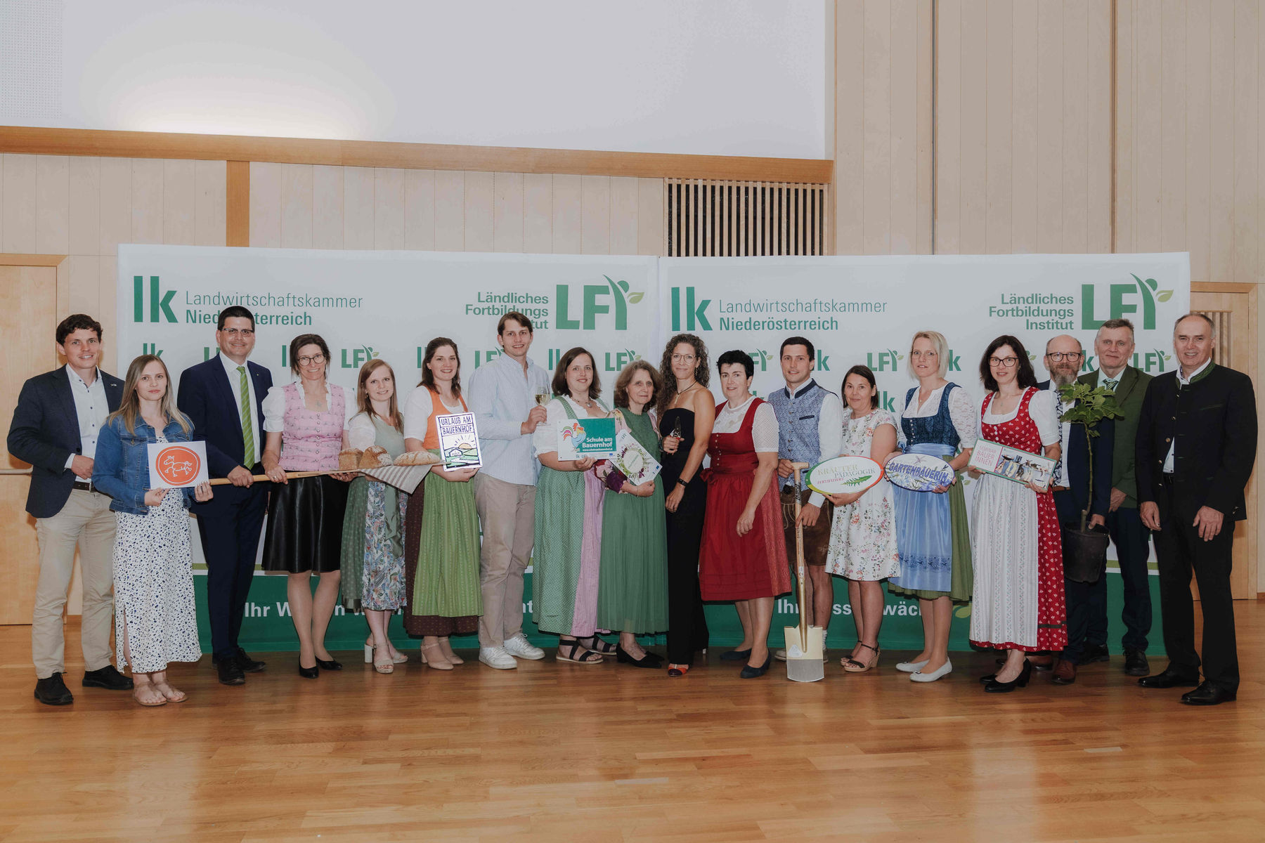 LFI NÖ Zertifikatsverleihung_2025.jpg © SophieBalber LFI NÖ Zertifikatsverleihung_2025.jpg © SophieBalber