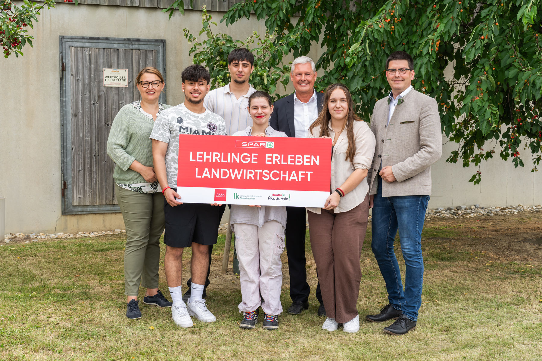 Gruppenbild_SPAR_Lehrlingsprojekt.jpg © AMA-Marketing/Thomas Meyer
