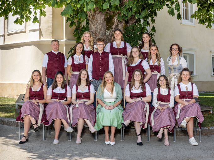 HBLA Pitzelstätten Absolventen des 3-jährigen Aufbaulehrgangs LW und Ernährung.jpg © Archiv