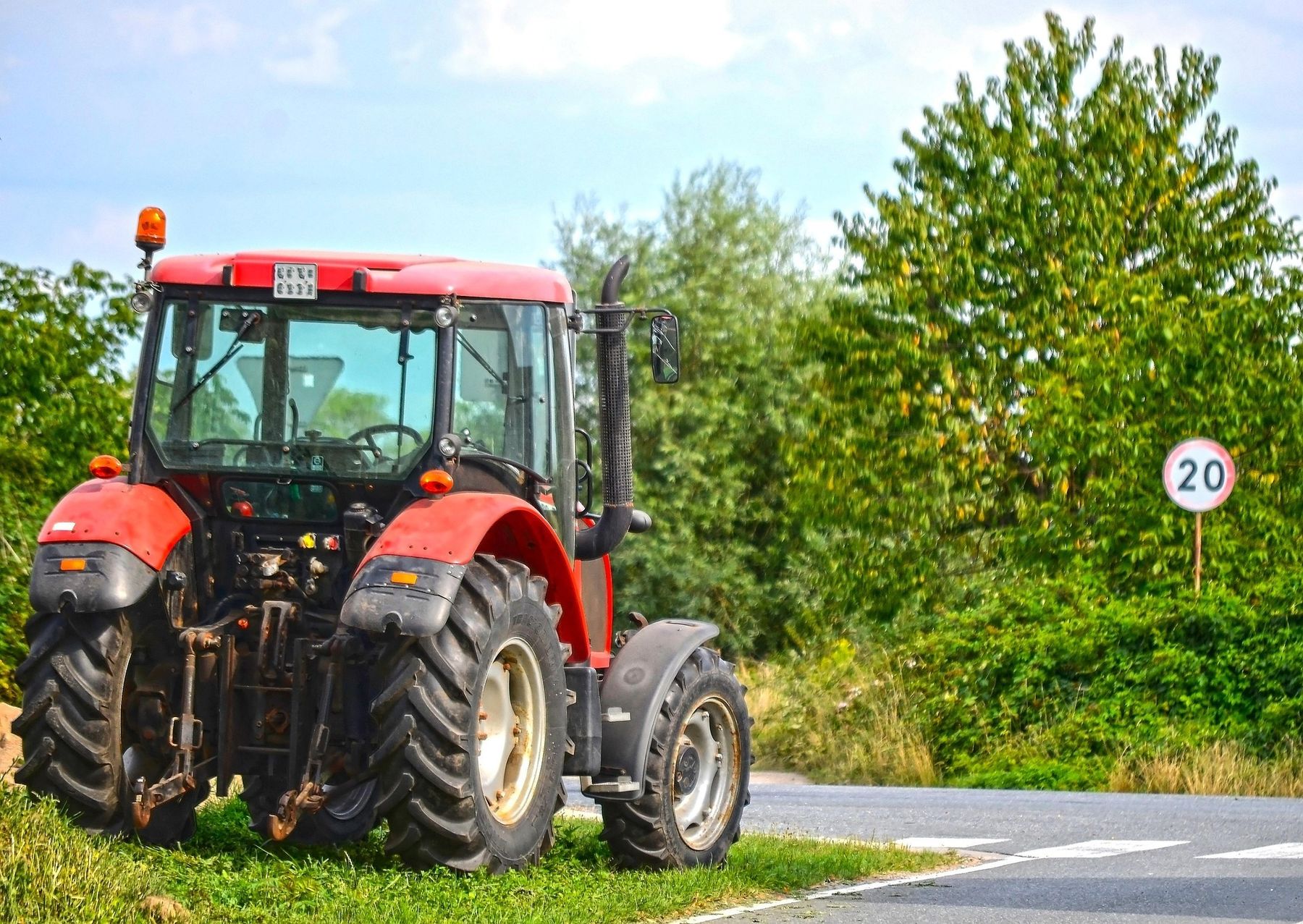 tractor-7378157_1920.jpg © pixabay/aszak