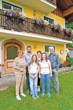 Mit viel Leidenschaft für Hof und  Familie.jpg © Hatheier