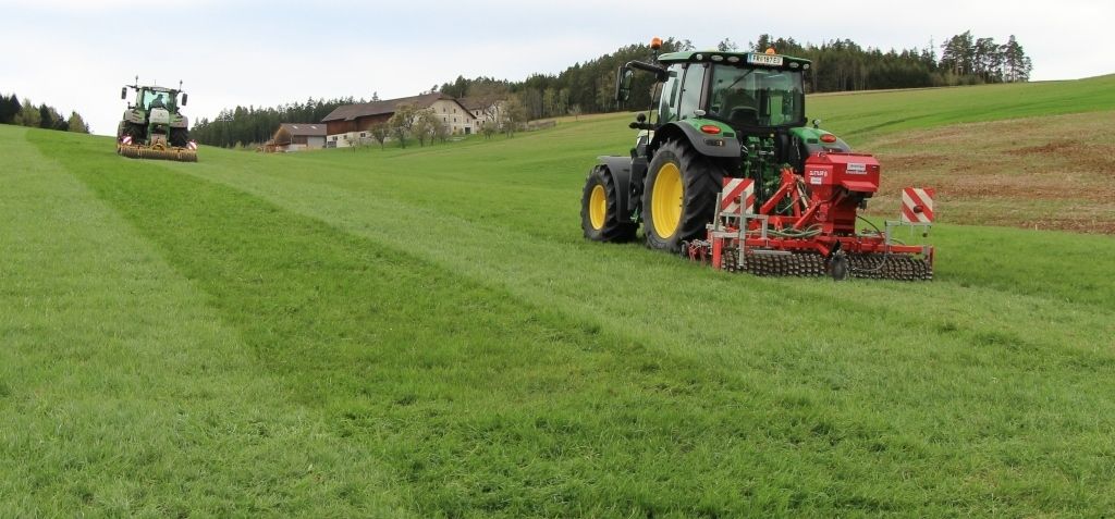 Grünland_Nachsaat.jpg © Archiv
