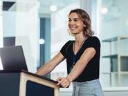 LFI-Zertifikatslehrgänge: Praxisnahe Weiterbildung mit anerkanntem Abschluss. Interessant für Bäuerinnen: professionelle Vertretungsarbeit © Adobe Stock