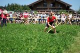 Hannah Bärnthaler beim Mähen © Landjungend