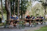 Teilnehmer:innen beim Lösen von Aufgaben © Sophie Nagl-Balber