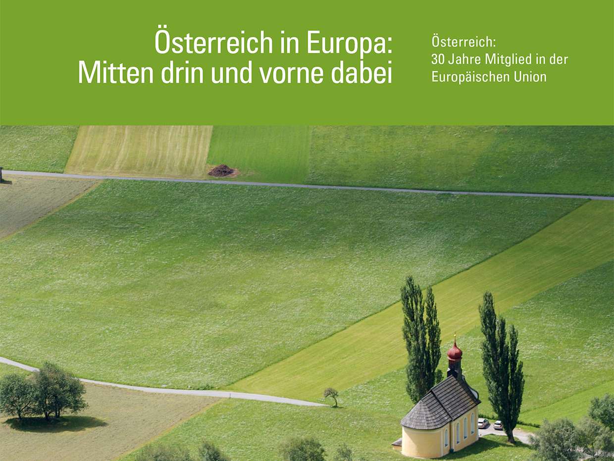 Jahresbericht.jpg © Gudellaphoto-stock.adobe.com