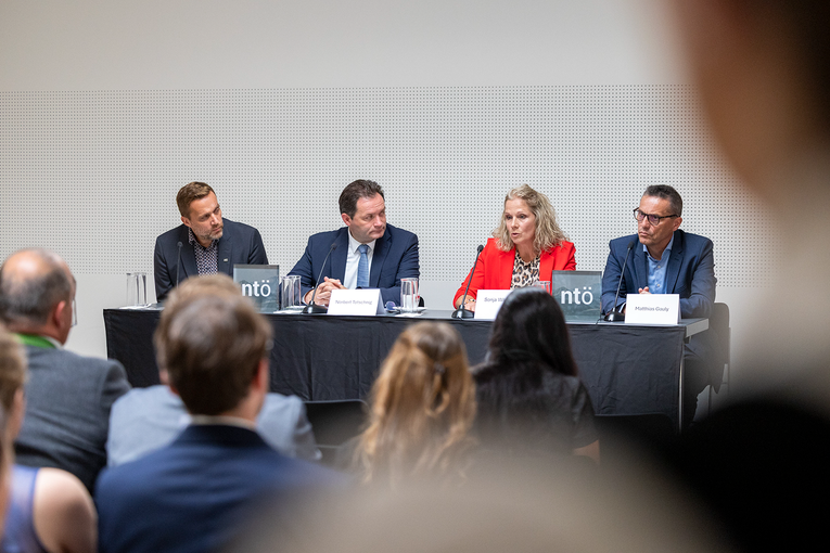 Pressekonferenz © Die Fotografen
