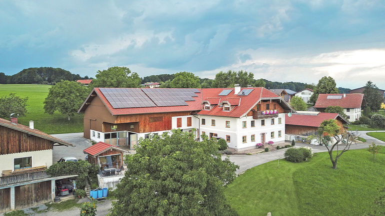 Sichere Zukunft mit Hendlmast und  Milchviehhaltung.jpg © Etter