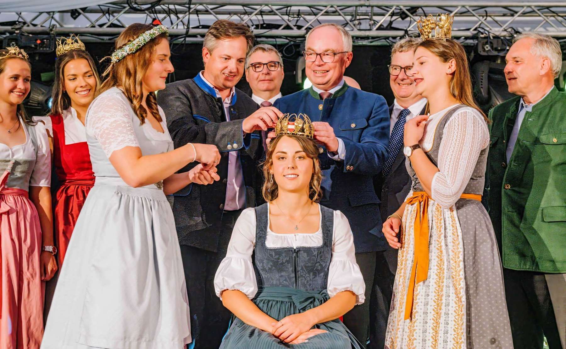 Krönung der neuen Bundesweinkönigin Laura I..jpg © LWMEDIA_Leonardo Ramirez