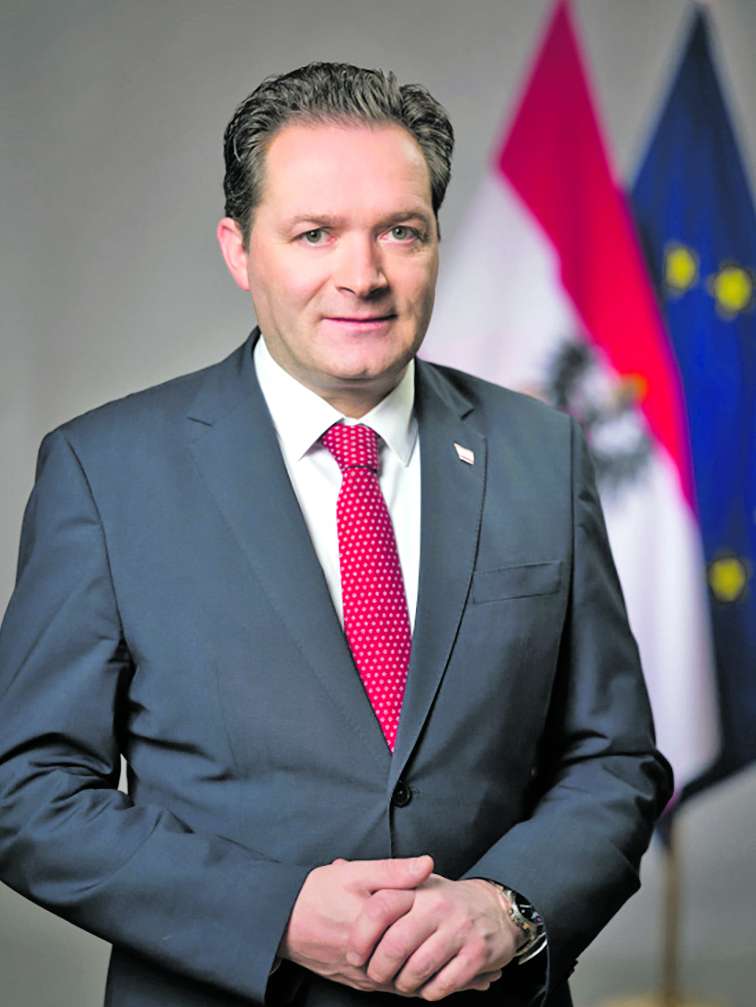 Bundesminister Norbert Totschnig.jpg © BMLUK