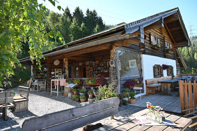 Hütte Proneben.jpg © Mooslechner