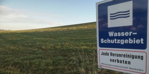 水の保護と射撃エリア：アッパーオーストリアの状態を通じて作物保護の使用を制御する