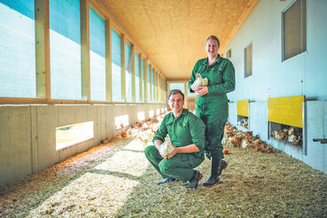 Vertragshühnermast bietet neue Chancen in der Landwirtschaft.jpg © AMA