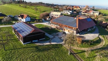 Hof Luftbild.jpg © LK OÖ/Gaubinger