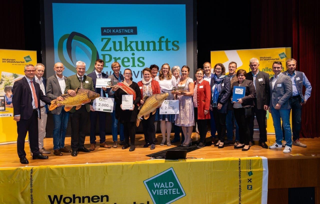 Gruppenfoto NÖ Teichwirteverband  Bäuerinnenladen.jpg © Verein Interkomm/Matthias Fröhlich