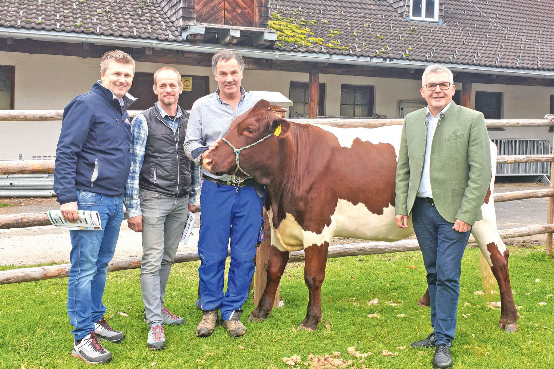 Sepp Schwaiger hatte das Ohr bei den Bäuerinnen und Bauern.jpg © RZV Sepp Schwaiger hatte das Ohr bei den Bäuerinnen und Bauern.jpg © RZV