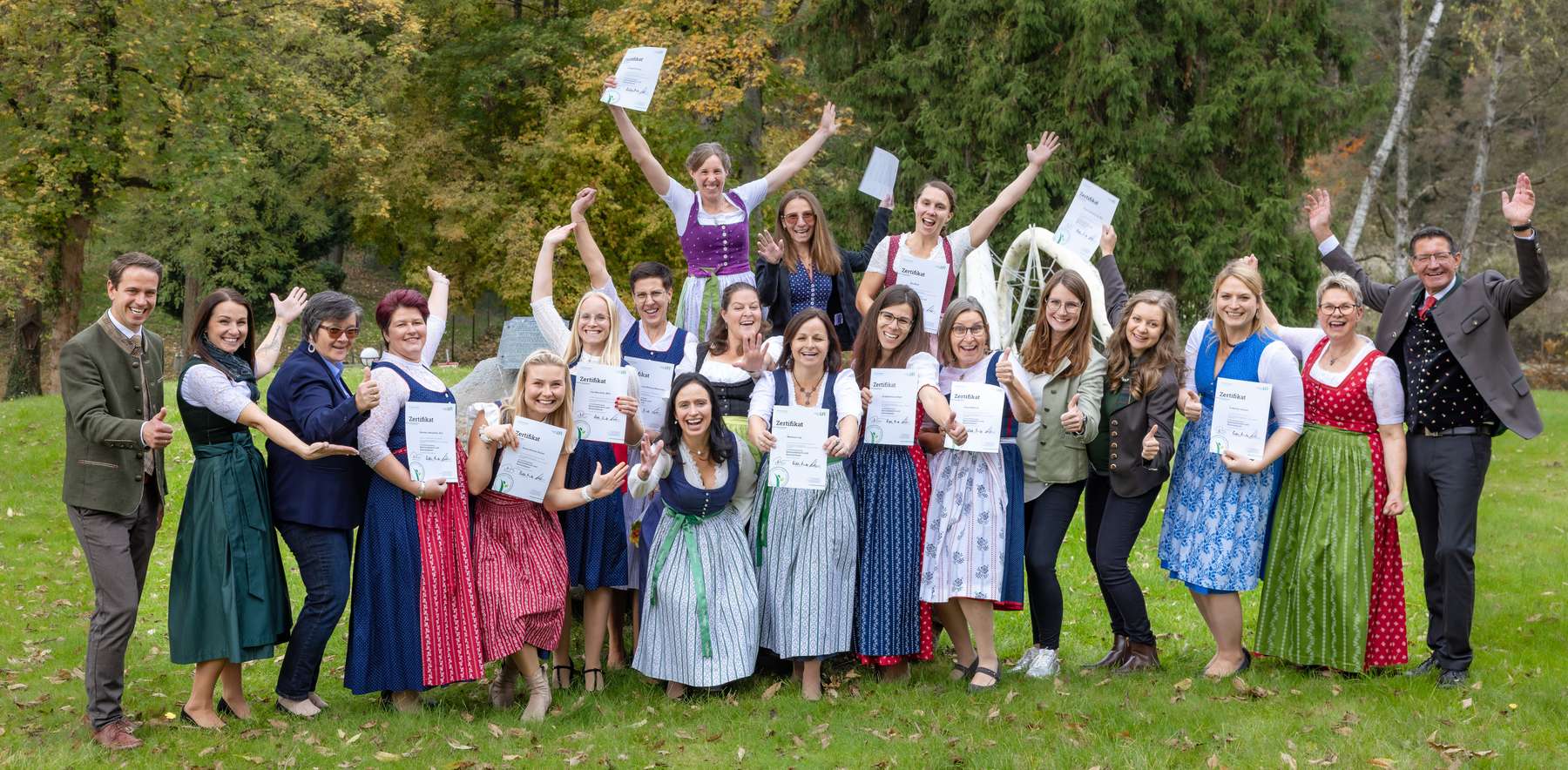 Neue Seminarbäuerinnen.jpg © Achim Mandler