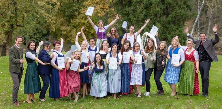 Neue Seminarbäuerinnen.jpg © Achim Mandler