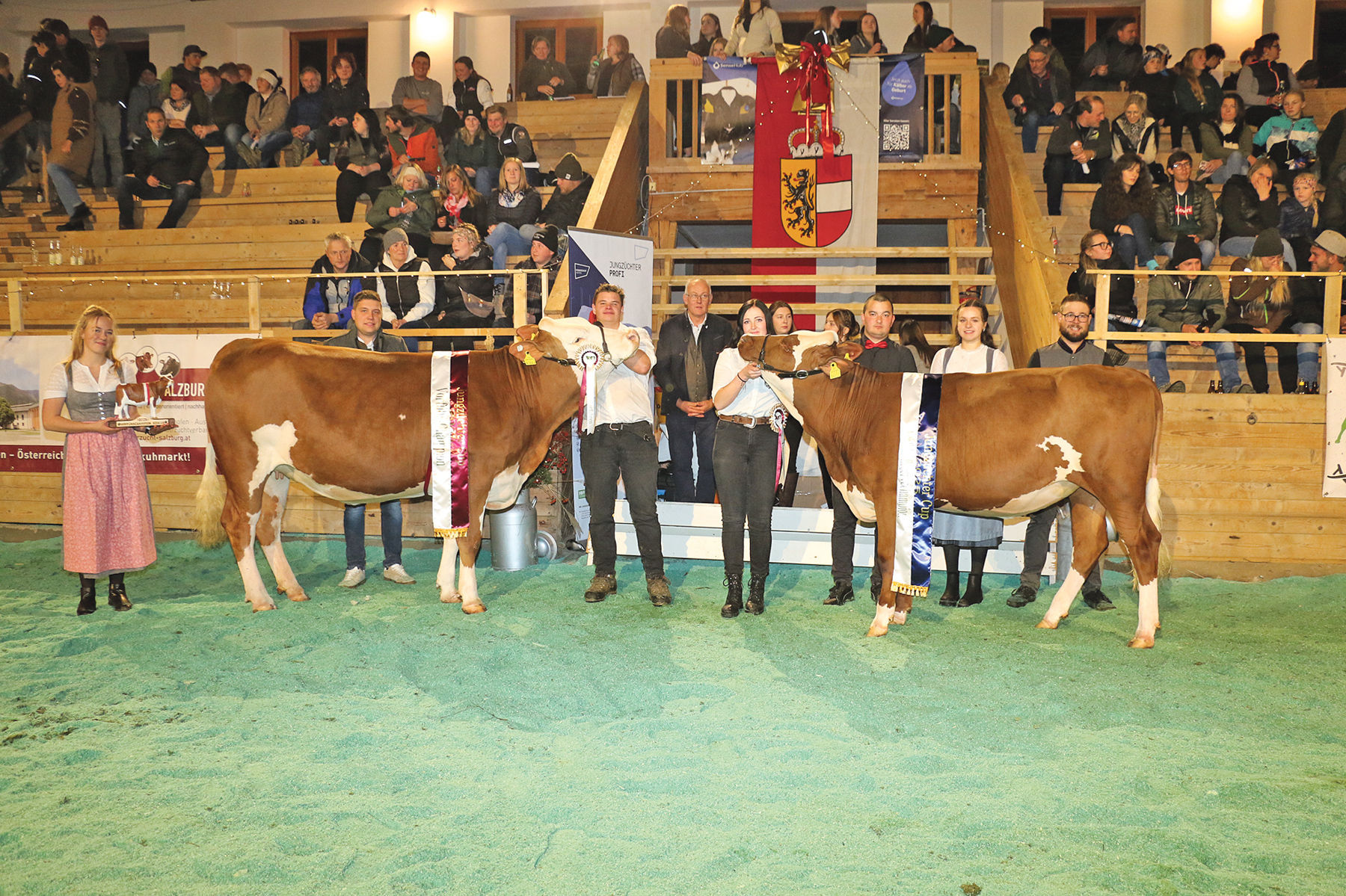 Applaus für diese Jugend – Jungzüchter begeistern in allen Facetten.jpg © Sendlhofer
