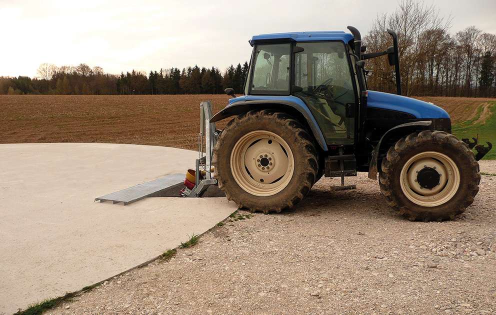 Einarbeitung von Wirtschaftsdünger am Acker.jpg © ÖKL, Dieter Kreuzhuber