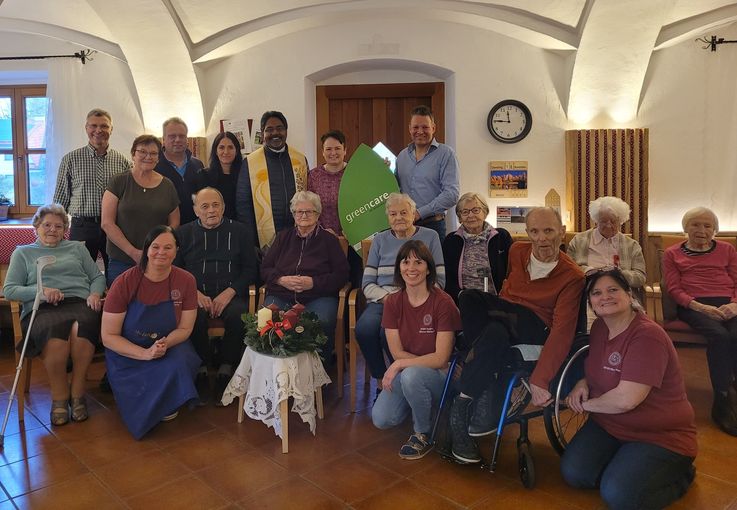 Adventkranzbinden Gruppenfoto .jpg © Green Care