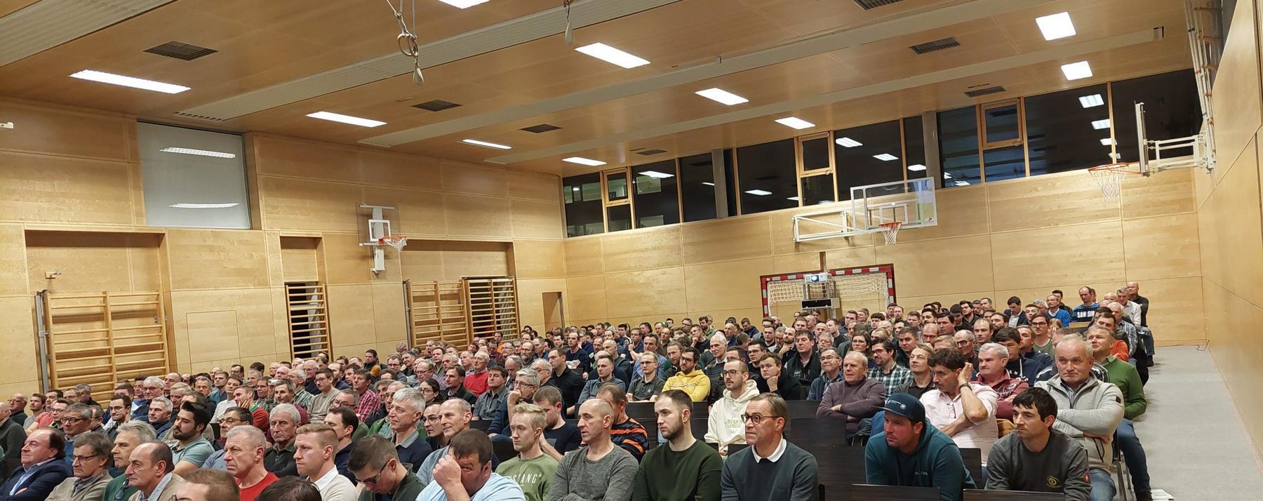 Eindrücke vom Ackerbautag im abz Lambach mit vielen Informationen zu den Versuchen, aktuellen Themen aus dem Pfanzenbau sowie Boden- und Gewässer- und Pflanzenschutz. Rund 300 Teilnehmer waren mit dabei.  © BWSB