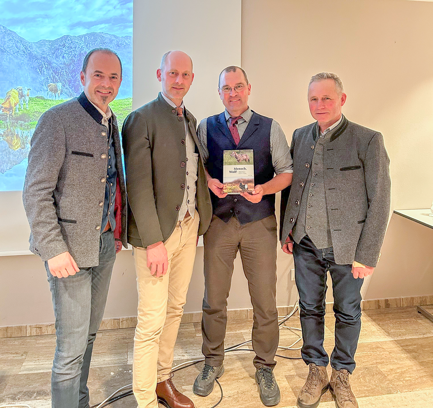 Gruppenfoto Kopie.png © Tiroler Almwirtschaftsverein