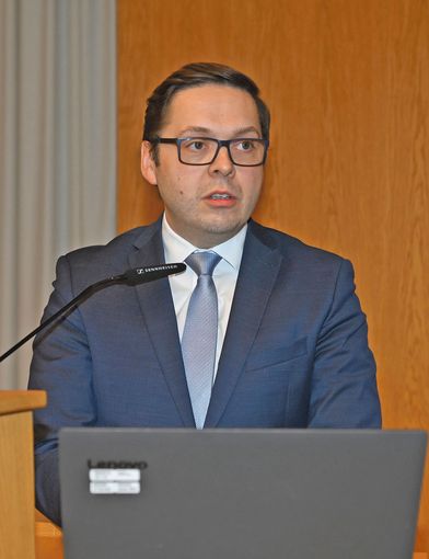 Kammeramtsdirektor Franz Wieser Vollversammlung  stimmt realistischem Budgetplan zu.jpg © Dürnberger