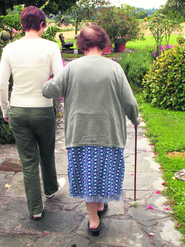 Foto Gabi mit Oma.png © Hebesberger Gabriele