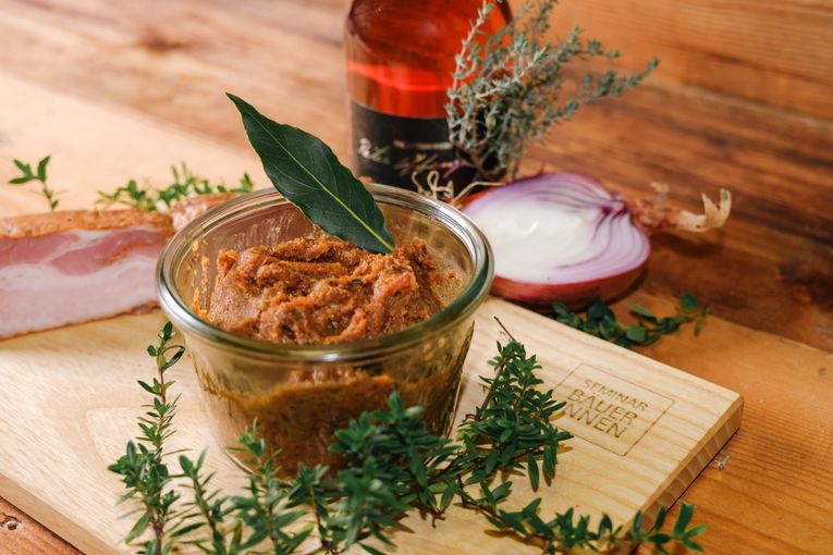 erle_Rezepttipp_Speckmarmelade_240822_21_EinschulungBrot_Fotos_Teil2 (8 von 22).jpg © LK OÖ/Greorgi Sakezi