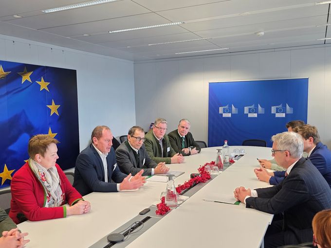 25_12_19_Brunner-Aussprache_Brüssel_(c)_LKÖ_Jung-Leithner.jpg © Claudia Jung-Leithner/LK Österreich