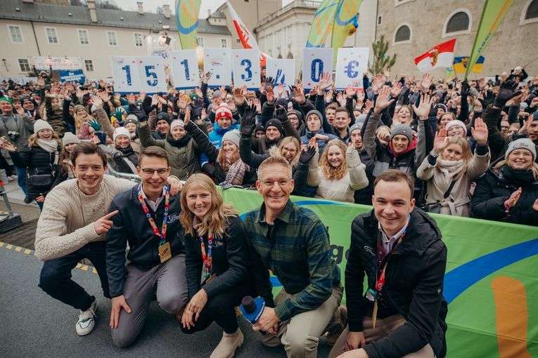 Spendenübergabe der Landjugend für das Ö3 Weihnachtswunder in Salzburg.jpg © Hitradio Ö3/Mila Zytka