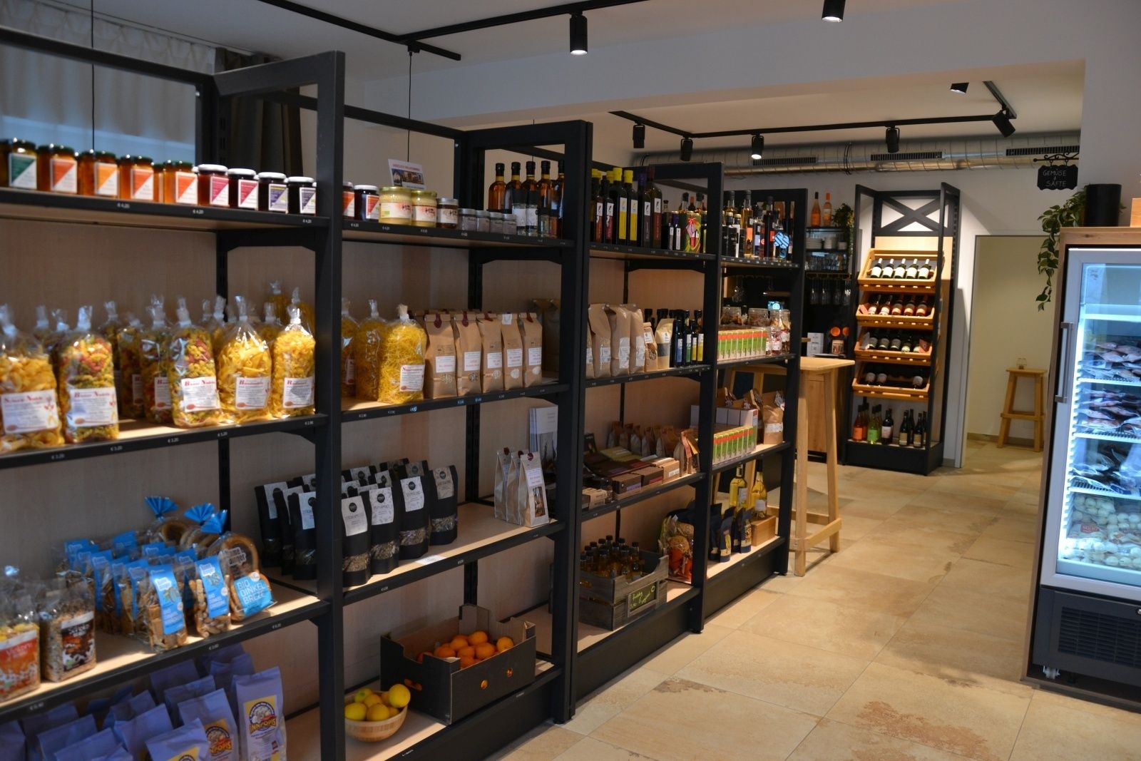 Bild 2 Hofladen.jpg © LK OÖ/Rott