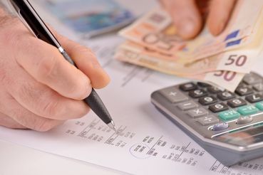 Finanzen_Taschenrechner_Geld_Berechnen©pfpgroup_stock_adobe_com.jpg © pfpgroup/stock.adobe.com