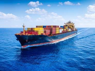 Containerschiff©AdobeStock_1632686015 (Mittel).jpg © Adobe Stock