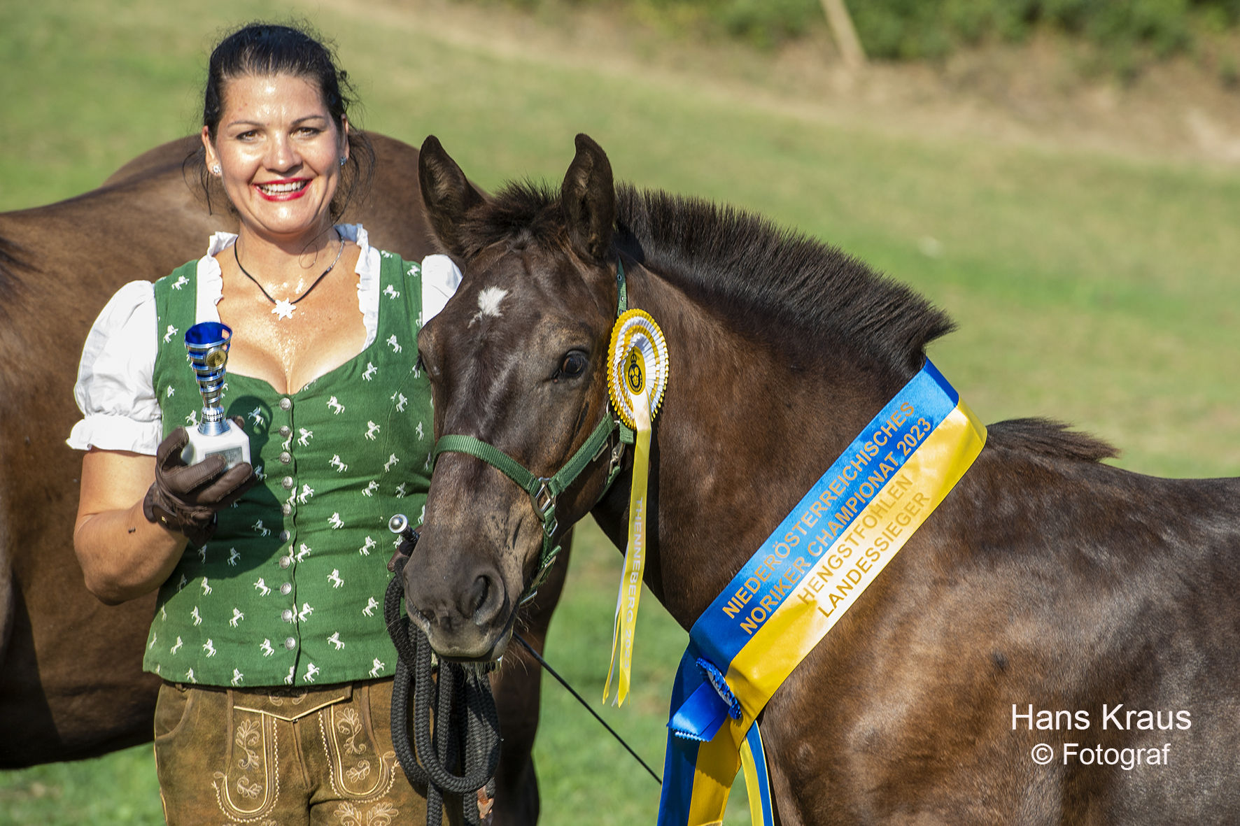 MaximusNero_Jäger_Schärpe Kopie.jpg © Hans Kraus