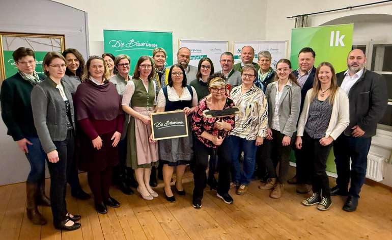 Ehrengäste beim Abend der Bäuerin in Raabs/Thaya.jpg © Die Bäuerinnen im Gebiet Raabs/Thaya