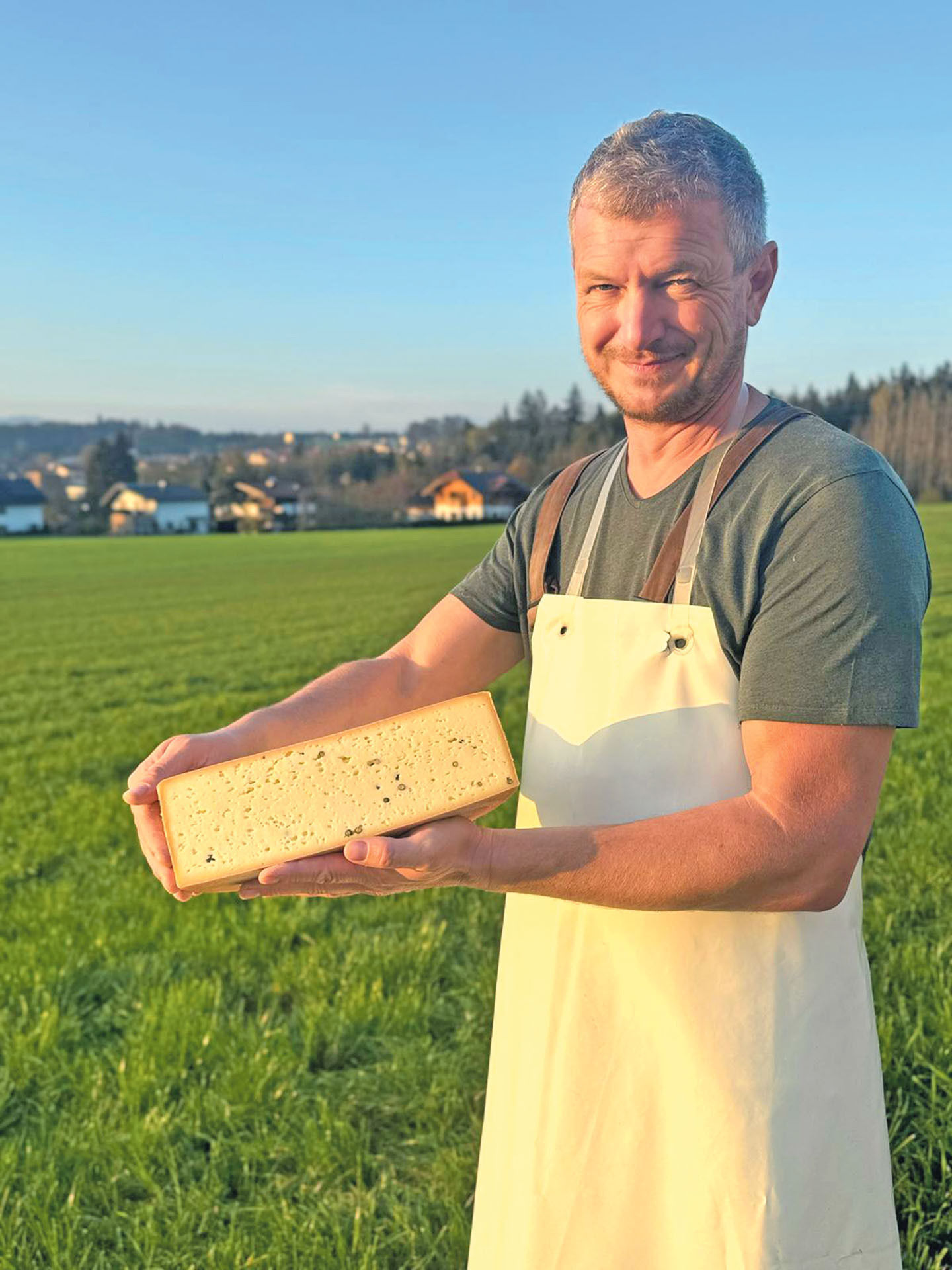 Gelebter Kreislauf mit Milchvieh  und Junghennen.jpg © Privat