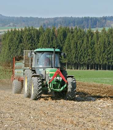 Miststreuer.jpg © agrarfoto.com