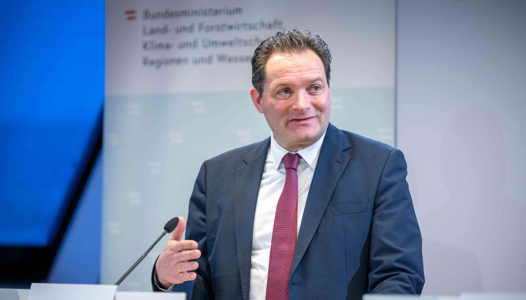 Bundesminister Norbert Totschnig .jpg © BMLUK/Hemerka