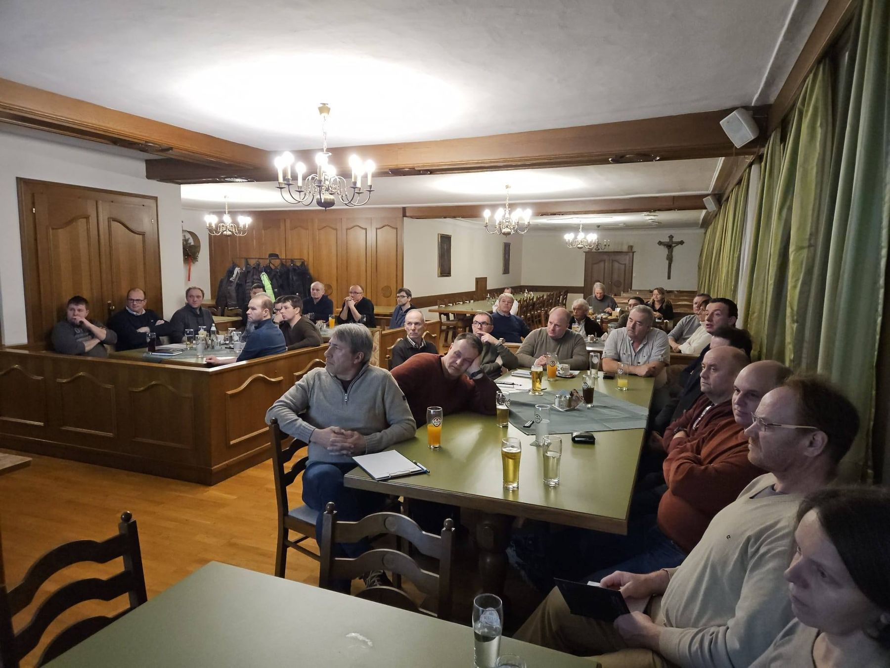 Gestern spannende Veranstaltung zur Bodenerosion im Bezirk Steyr mit Norbert Ecker. Themen waren die Arten und Entstehung von Bodenerosion sowie Maßnahmen zur Vermeidung von Erosion in der Praxis. Danke für das große Interesse  und für die vielen Diskussionen und Praxiserfahrungen! © BWSB