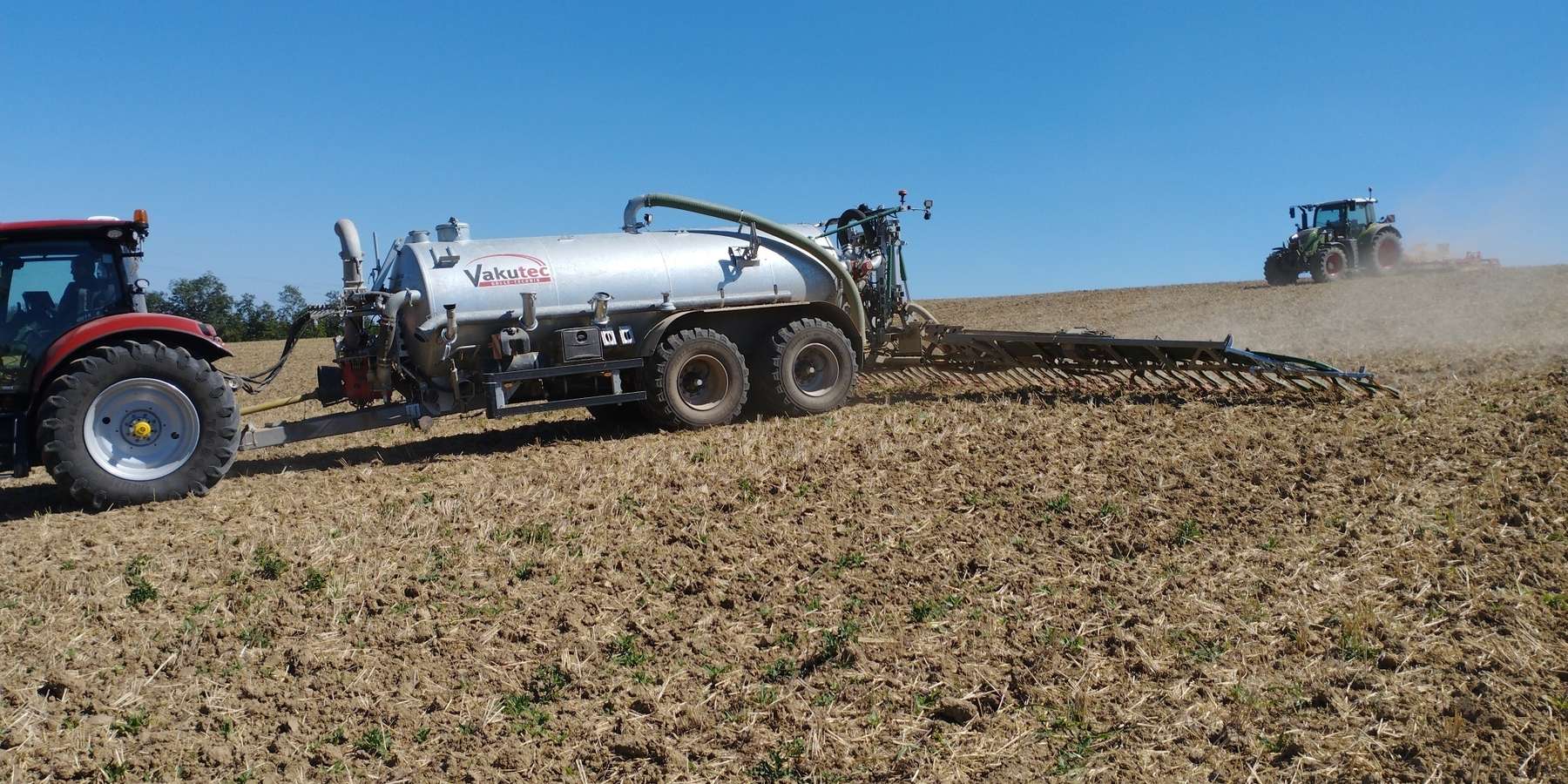 Schleppschuh - sofortige Einarbeitung Acker.jpg © BWSB/Hölzl