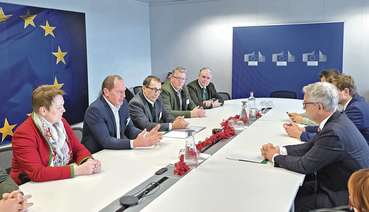 Treffen österr. Agrarspitze mit Kommissar Brunner anlässlich der Bauern-Demo im Dez. 2025 in Brüssel.jpg © Jung-Leithner/LKÖ