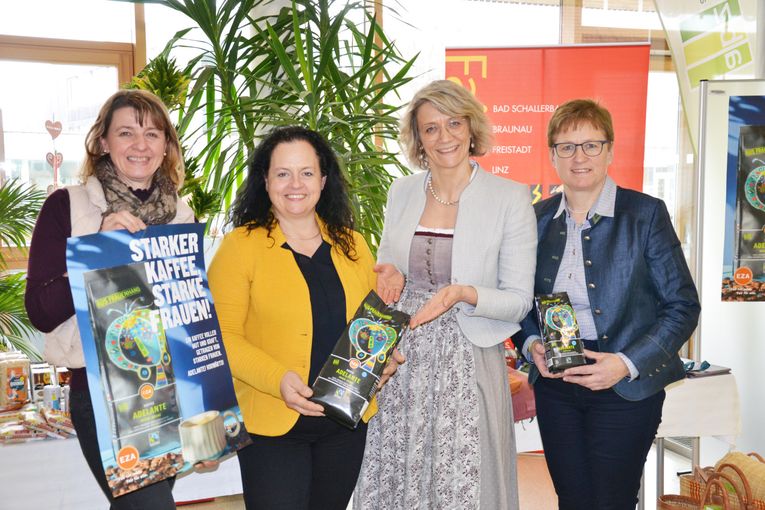 Internationales Jahr der Bäuerin Gruppenfoto b.jpg © LK OÖ/Langeder