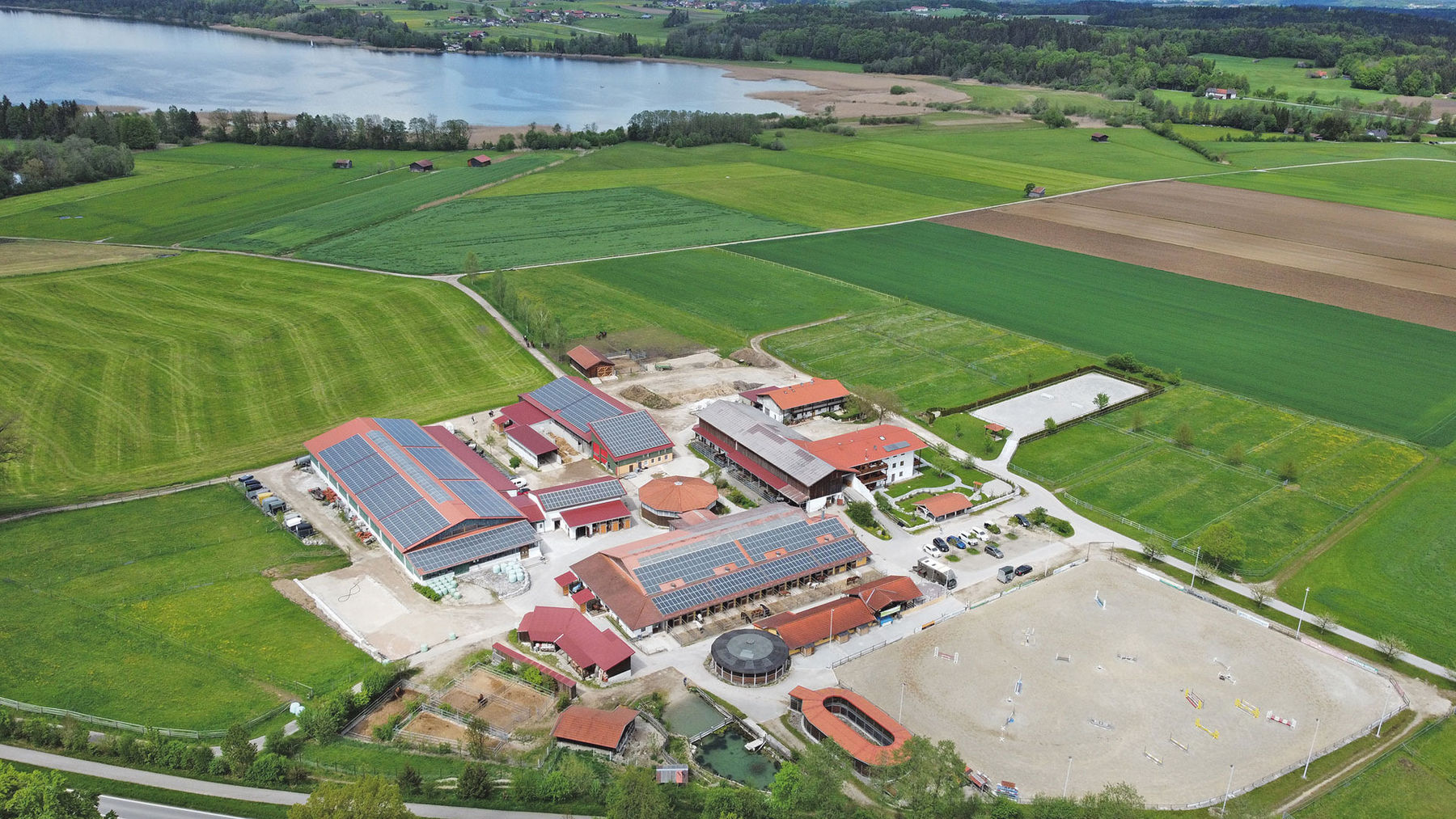 Vom Aussiedlerhof zum Vorzeigehof.jpg © Standl